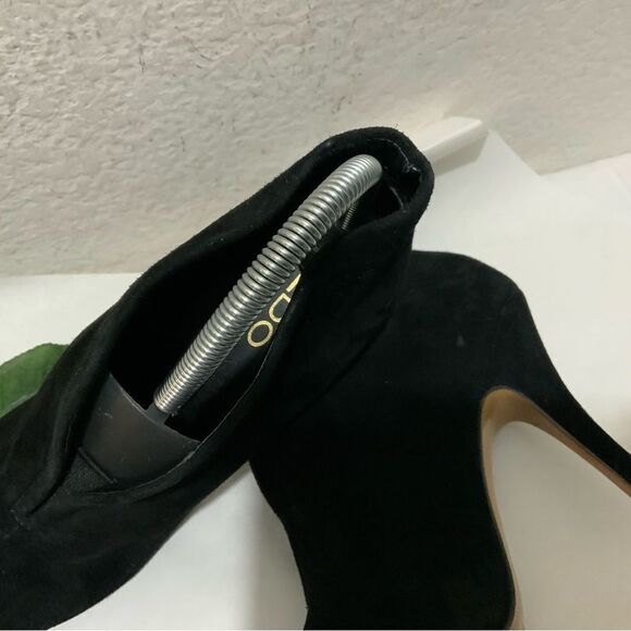 Aldo Women's 9 Black Suede Stiletto Heels Slip On Ankle Booties Boots - Picture 9 of 16